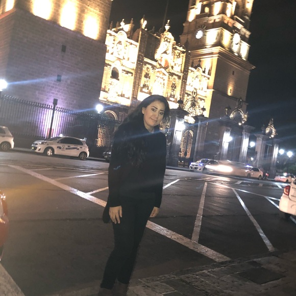 Meet your Posher, Isabel - Picture 3 of 9